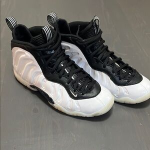 Nike Kids Sneakers Black and White